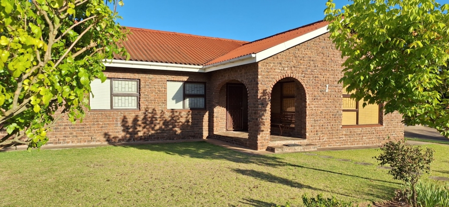 4 Bedroom Property for Sale in Riversdale Western Cape